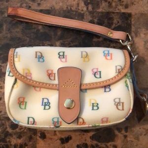 Dooney & Bourke wristlet